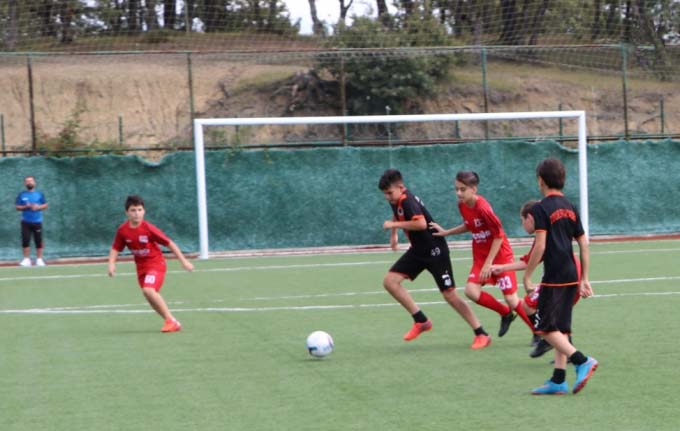 Yaz Futbol Okulları Geleceğin Yıldızları Futbol Şenliği düzenlendi