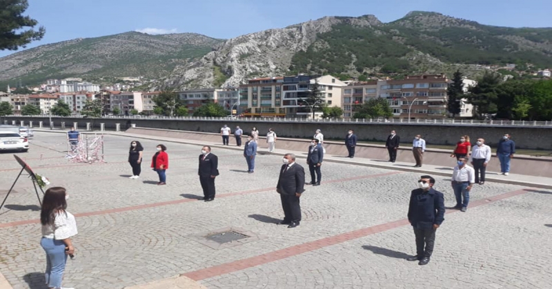 Amasya CHP İl Başkanlığı 19 Mayıs Atatürk'ü Anma Gençlik ve Spor Bayramı Münasebeti ile Çelenk Sunumu ve Basın Açıklamasında Bulundular