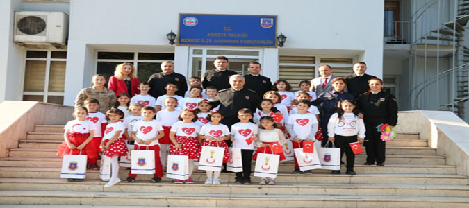 Amasya İl Jandarma Komutanlığı Fatih İlkokulu Öğrencilerini Konuk Etti