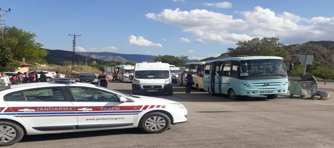 Amasya İl Jandarma Komutanlığı Ekipleri Okul Servis Araçlarını Denetledi