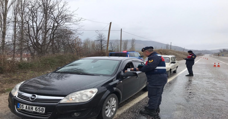Amasya İl Jandarma Trafik Timleri'nden Sahte ve İkiz Plaka Denetimi
