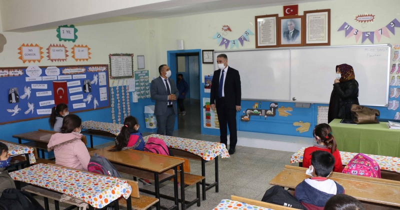 Çoşkun'dan Köy Okullarına Ziyaret 