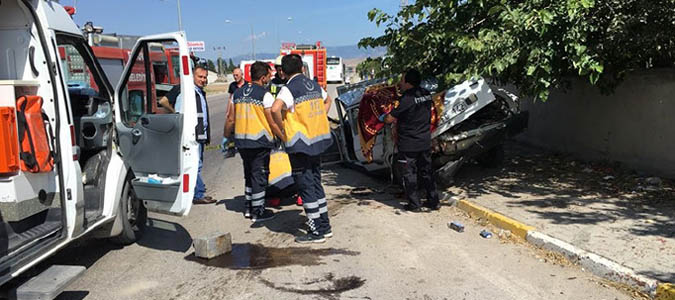 Suluova'da feci kaza: 2 ölü, 1 yaralı