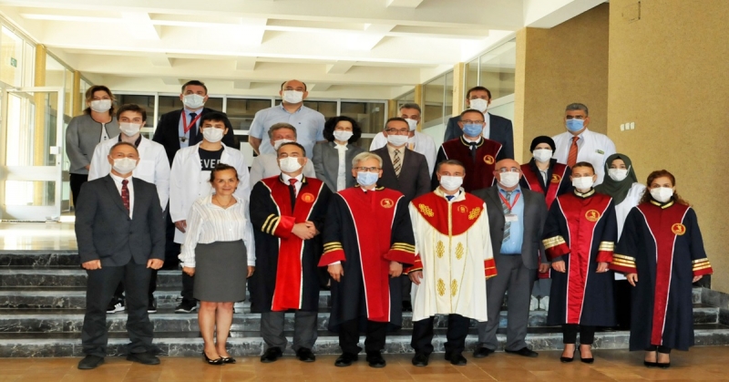Tıp Fakültesi Öğrencilerine Önlük Giydirme Töreni Gerçekleşti