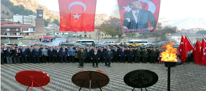 Ulu Önder Atatürk Ebediyete İntikalinin 81. Yıldönümünde Amasya'da Saygı ve Minnetle Anıldı