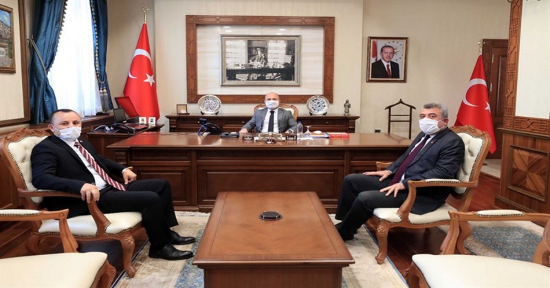 Vali Varol, CHP İl Başkanı Av. Turgay Sevindi ile Merkez İlçe Başkanı Arif Ferahoğlu’nu Makamında Kabul Etti