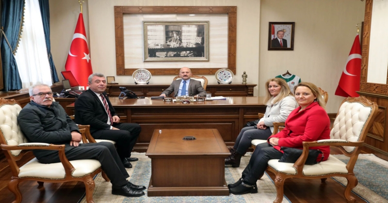 Vali Varol, CHP Merkez İlçe Başkanı Arif Ferahoğlu ile Yönetim Kurulu Üyelerini Kabul Etti