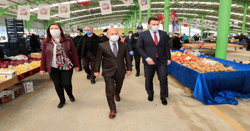 Vali Varol, Gümüşhacıköy Halk Pazarını Ziyaret Ederek Koronavirüs Önlemlerini Yerinde İnceledi